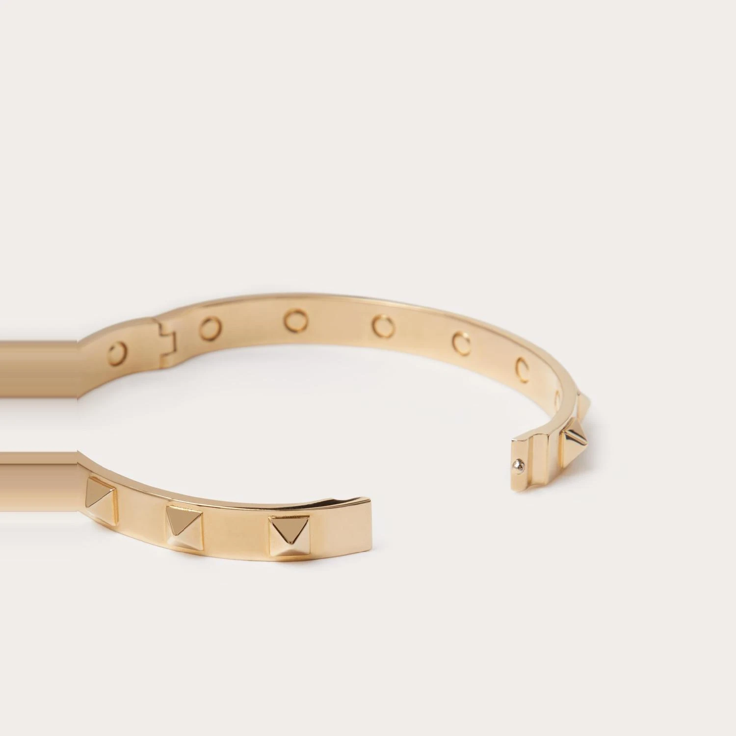 【预售】 华伦天奴 25春夏 男士 手链 BRACELET RIGIDE ROCKSTUD EN MÉTAL 4Y2J0P56MET_CS4  商品
