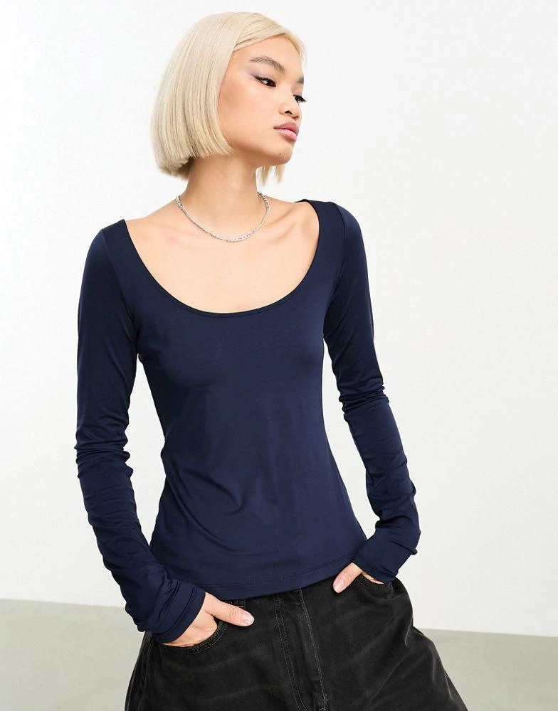 商品Weekday|Weekday Tea fine jersey long sleeve top with scoop neck in navy blue,价格¥188,第1张图片