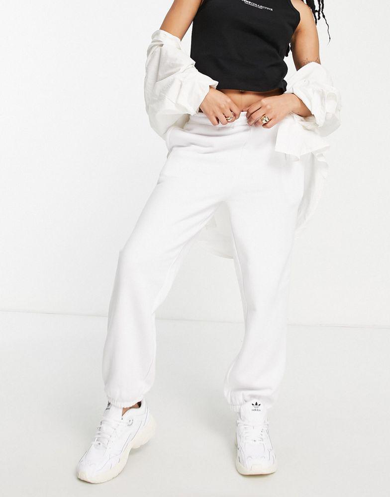 ASOS DESIGN Petite ultimate jogger in white商品第4张图片规格展示