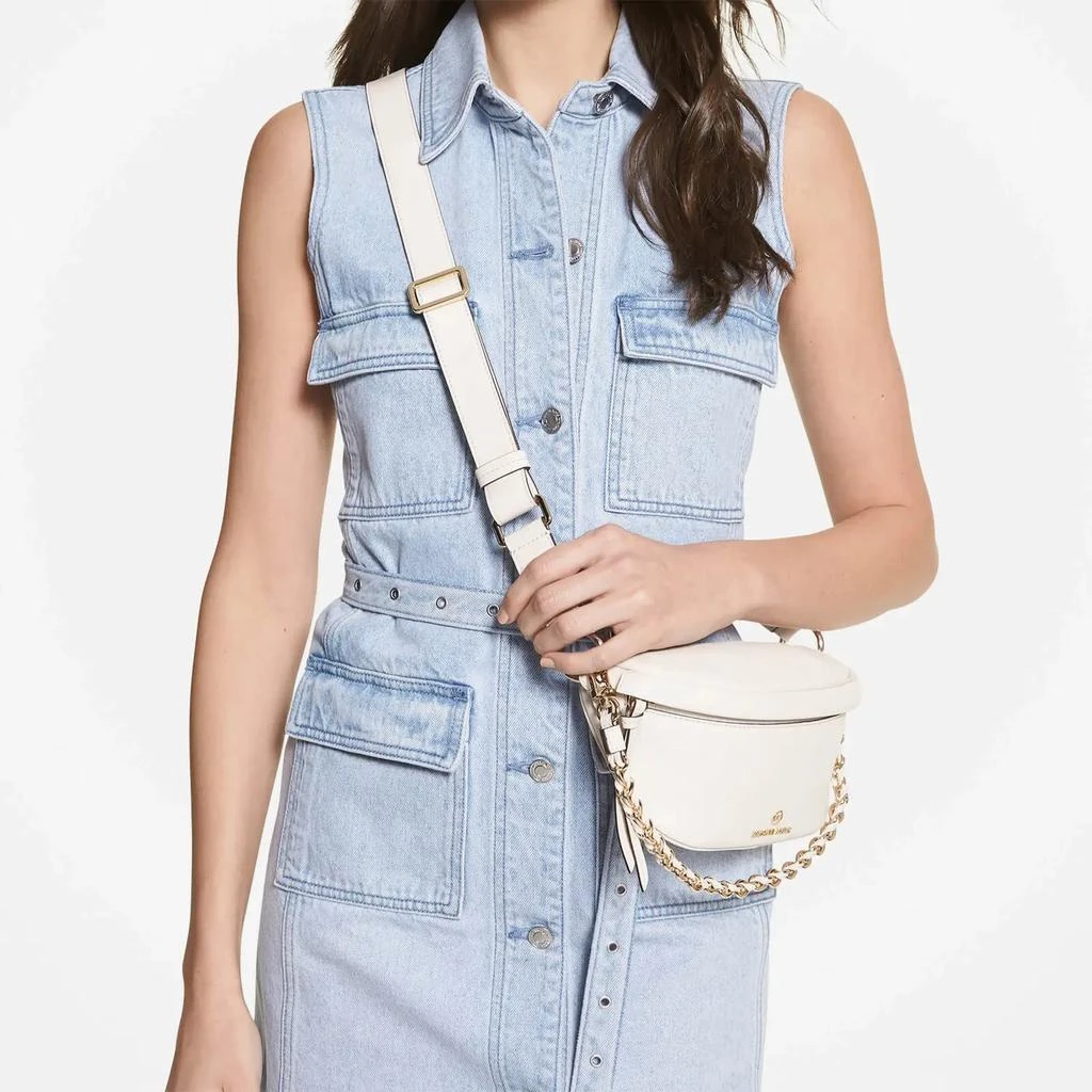 商品Michael Kors|MICHAEL Michael Kors Women's Slater XS Sling Messenger Bag - Light Cream,价格¥1079,第2张图片详细描述