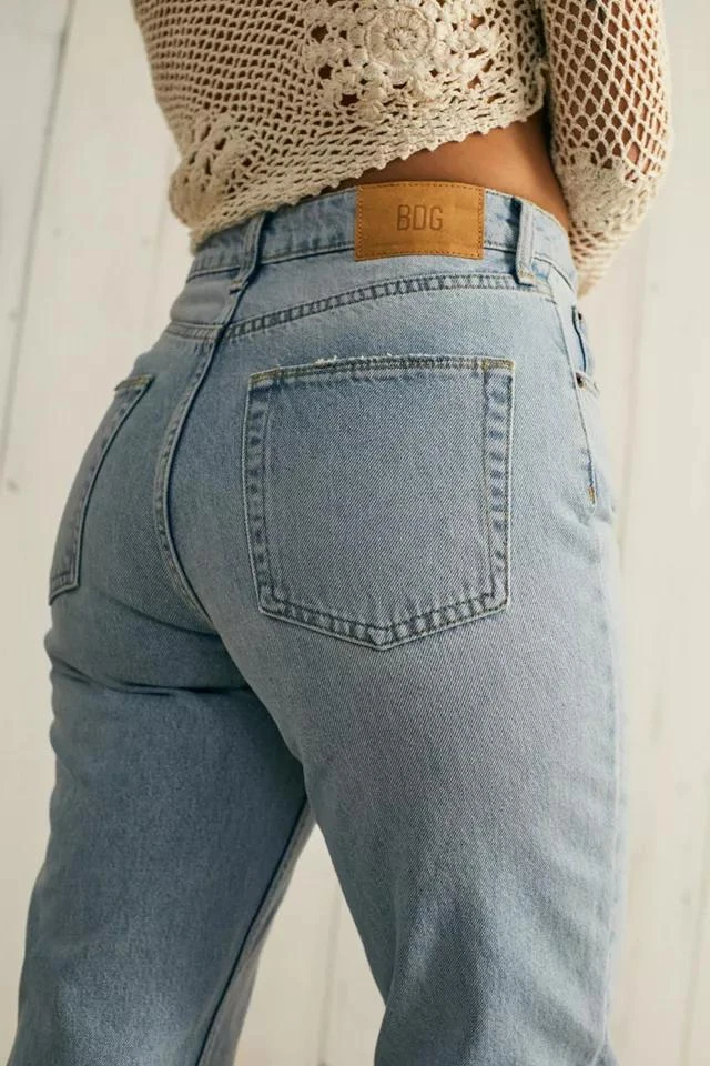 商品BDG|BDG Recycled Light Mom Jean,价格¥527,第4张图片详细描述