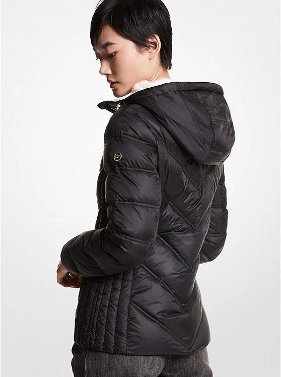 商品Michael Kors|Faux Fur-Lined Quilted Nylon Packable Puffer Jacket,价格¥626,第2张图片详细描述