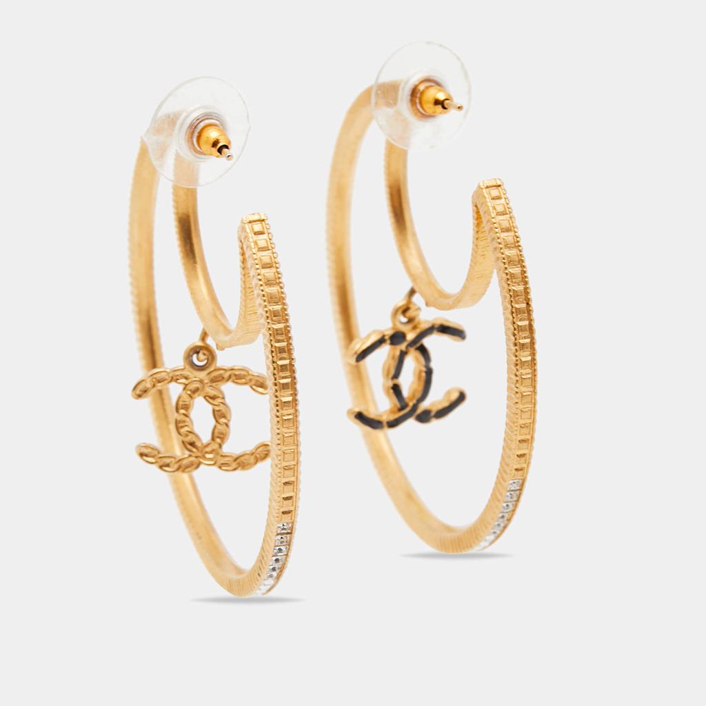 Chanel Gold Tone & Crystal Enamel CC Charm Hoop Earrings商品第3张图片规格展示