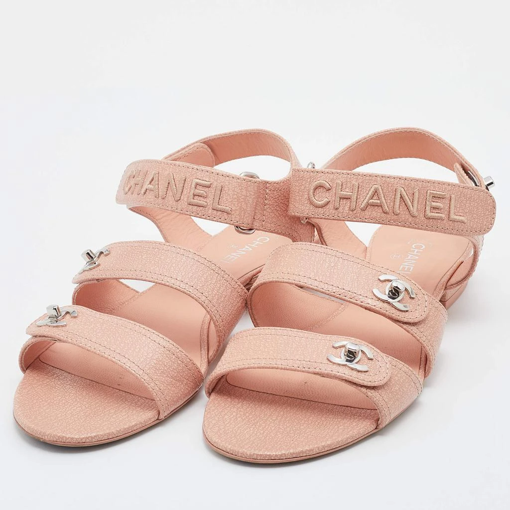 商品[二手商品] Chanel|Chanel Beige Leather CC Velcro Ankle Strap Flat Sandals Size 38,价格¥4741,第2张图片详细描述