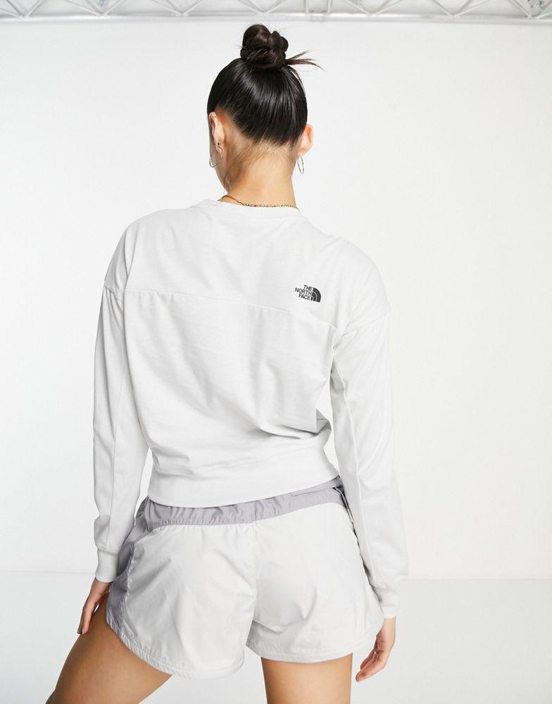 商品The North Face|The North Face Ensei long sleeve cropped heavyweight t-shirt in light grey Exclusive at ASOS,价格¥179,第5张图片详细描述