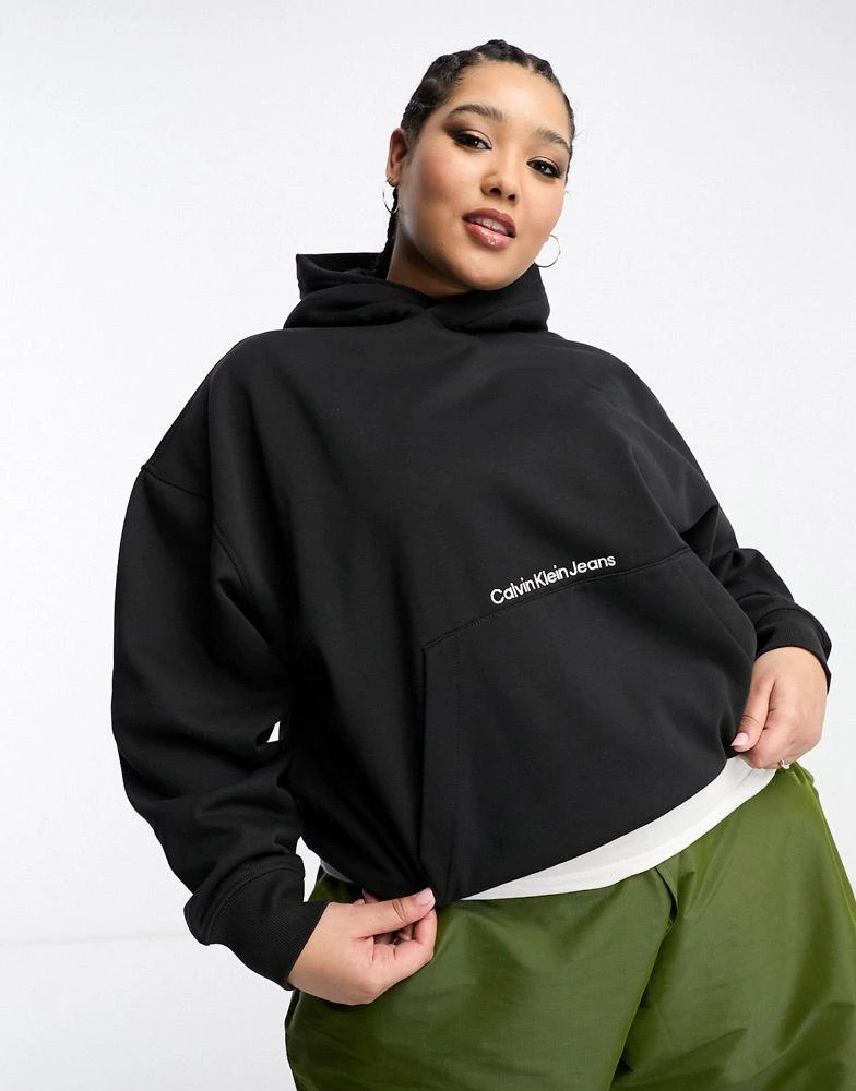 商品Calvin Klein|Calvin Klein Jeans Plus institutional logo oversized hoodie in black,价格¥817,第1张图片