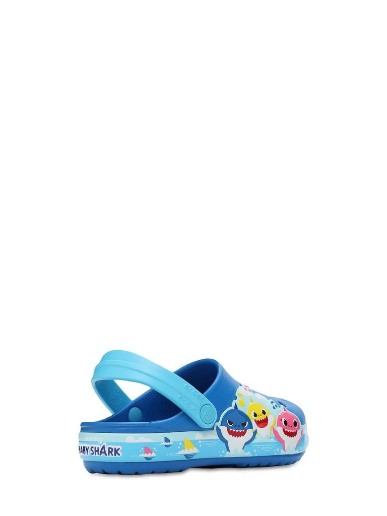 商品Crocs|Baby Shark Print Rubber Crocs,价格¥445,第2张图片详细描述