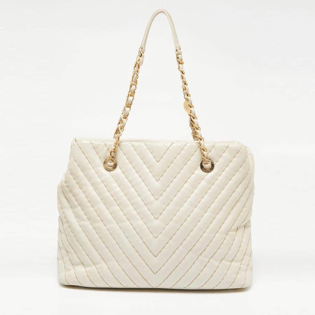 商品[二手商品] Chanel|Chanel White Iridescent Chevron Quilted Leather Large Surpique Tote,价格¥7833,第4张图片详细描述