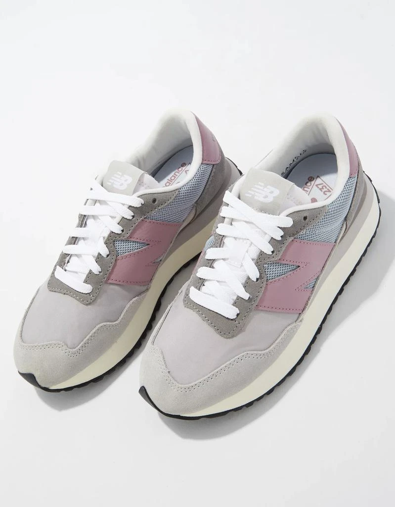商品AE|New Balance Women's 237 Sneaker,价格¥603,第2张图片详细描述