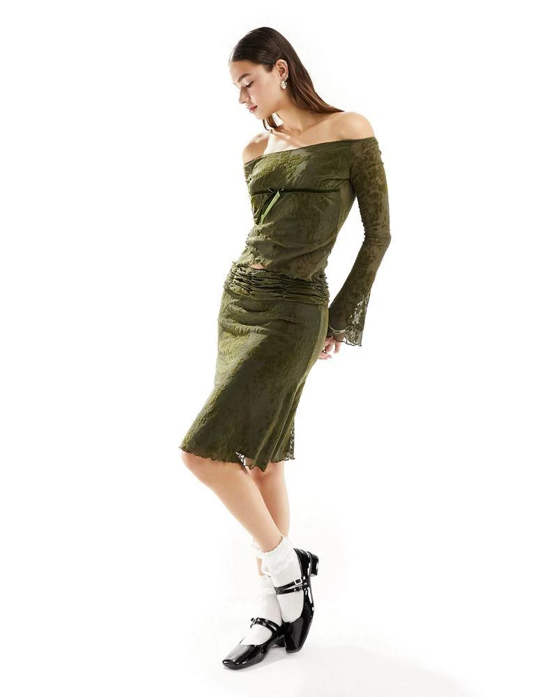商品Motel|Motel flocked floral knee-length skirt in olive green co-ord,价格¥184,第2张图片详细描述