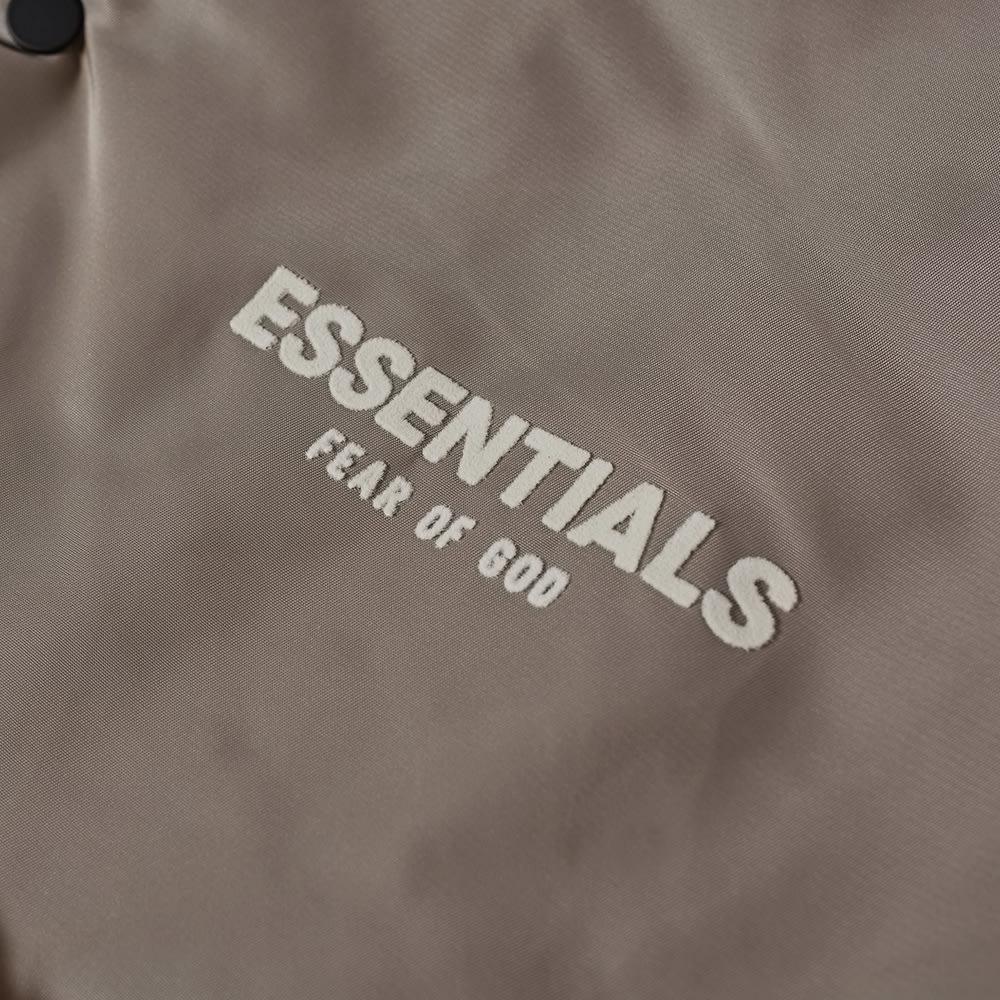 商品Essentials|Fear of God ESSENTIALS Kids Baseball Jacket - Desert Taupe,价格¥706,第5张图片详细描述
