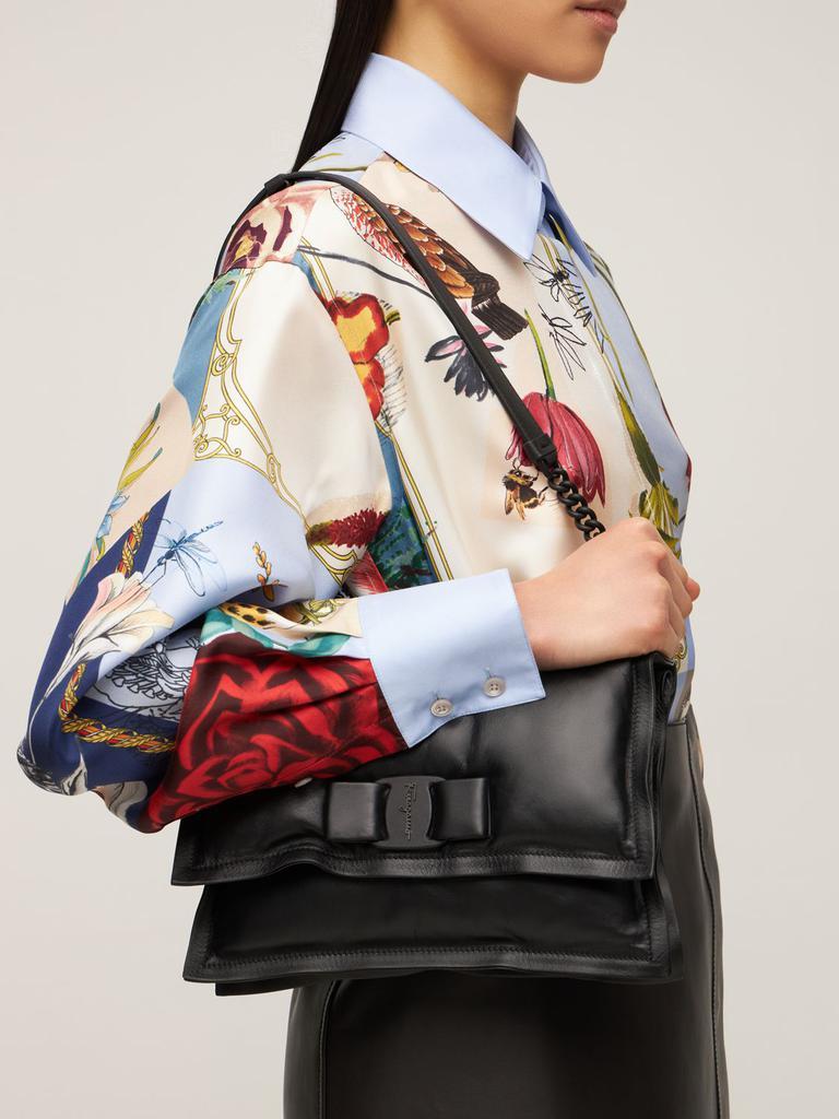商品Salvatore Ferragamo|Viva Embossed Leather Shoulder Bag,价格¥10901,第4张图片详细描述