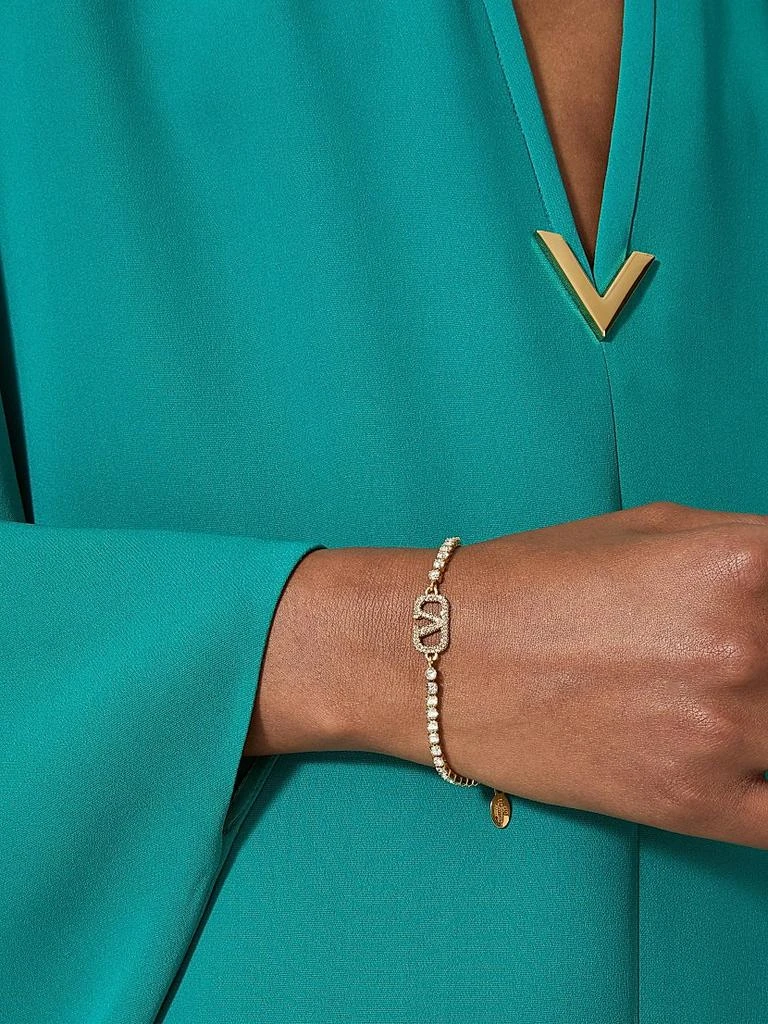 商品Valentino|V-Logo Signature Metal and Swarovski Crystal Bracelet,价格¥6286,第5张图片详细描述