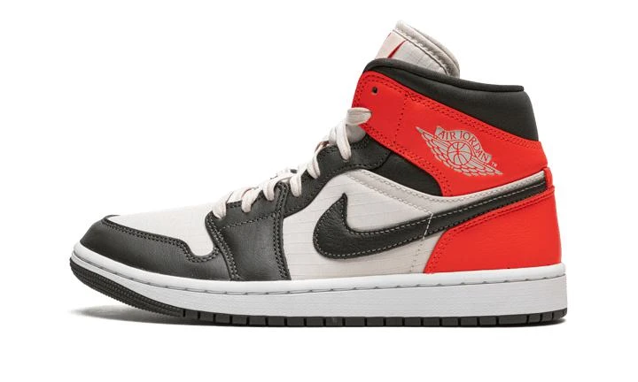 商品Jordan|WMNS Air Jordan 1 Mid SE,价格¥964-¥1383,第1张图片