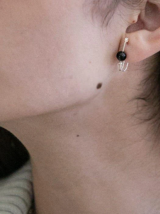 商品nuavo|Onyx Silver Clip Earrings,价格¥515,第3张图片详细描述