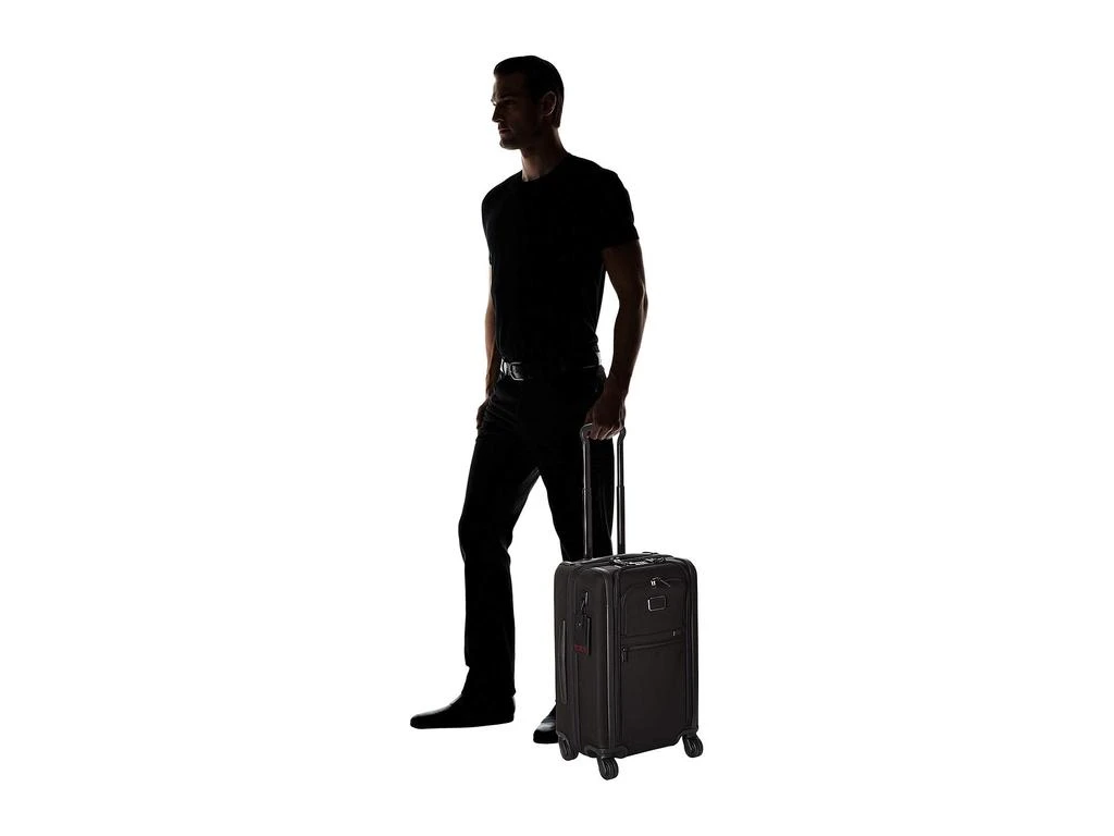 Alpha 3 International Dual Access 4 Wheeled Carry-On 商品