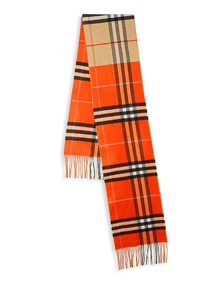 商品Burberry|Reversible Check Cashmere Scarf,价格¥3083,第2张图片详细描述