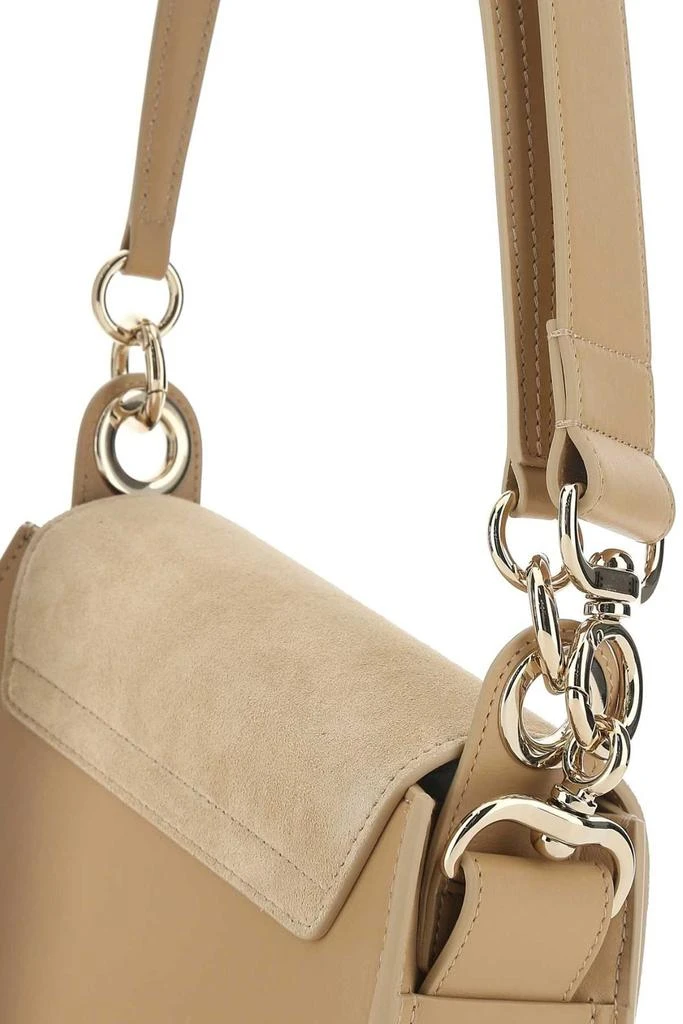 商品Chloé|Chloé Logo Detailed Foldover Crossbody Bag,价格¥8273,第4张图片详细描述