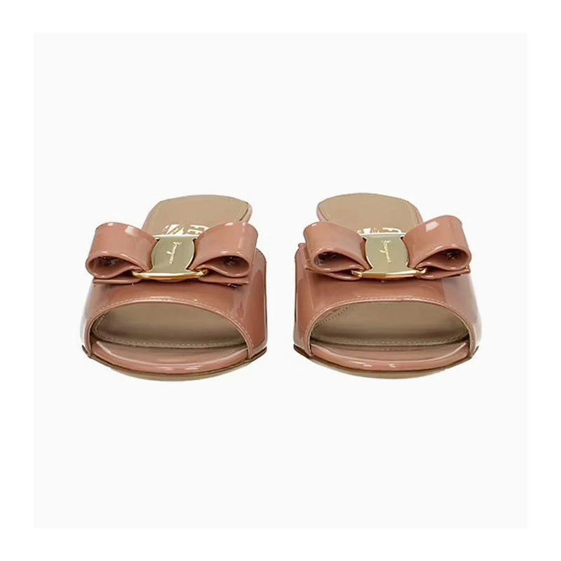 商品Salvatore Ferragamo|香港直邮ferragamo菲拉格慕女士粉色皮革凉鞋705532经典款式,价格¥4808,第12张图片详细描述