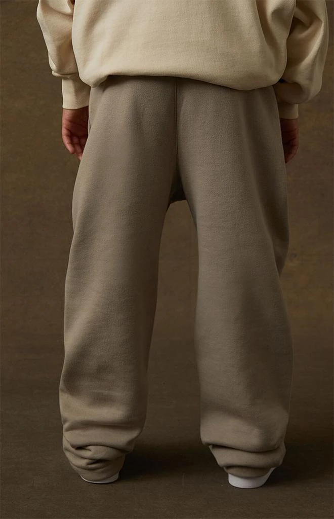 商品Essentials|Smoke Relaxed Sweatpants,价格¥537,第4张图片详细描述