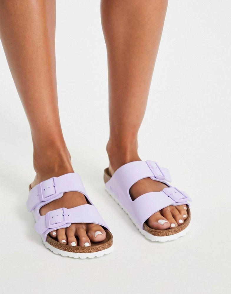 商品Birkenstock|Birkenstock Arizona flat sandals in vegan lavender fog,价格¥737,第1张图片