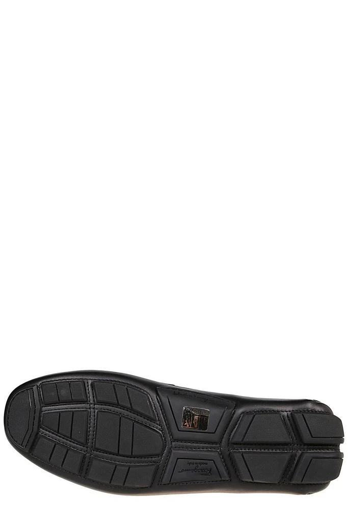 商品Salvatore Ferragamo|Salvatore Ferragamo Logo Embossed Loafers,价格¥3577,第4张图片详细描述