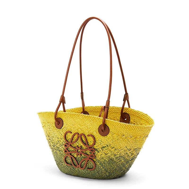 商品Loewe|【预售3-7天】LOEWE/罗意威 22春夏新款Basket系列 女士卡其绿色黄色棕榈编织小牛皮肩带手提单肩篮子包A223P65X04-4157,价格¥5512,第4张图片详细描述