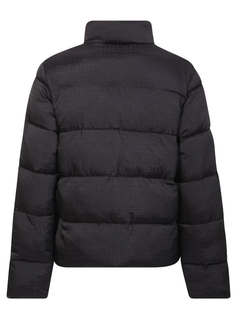 商品Givenchy|GIVENCHY PADDED JACKET WITH HIGH COLLAR BY GIVENCHY. GARMENT SUITABLE FOR THE WINTER SEASON, IDEAL FOR MAKING LOOKS CASUAL BUT PRACTICAL,价格¥12521,第2张图片详细描述
