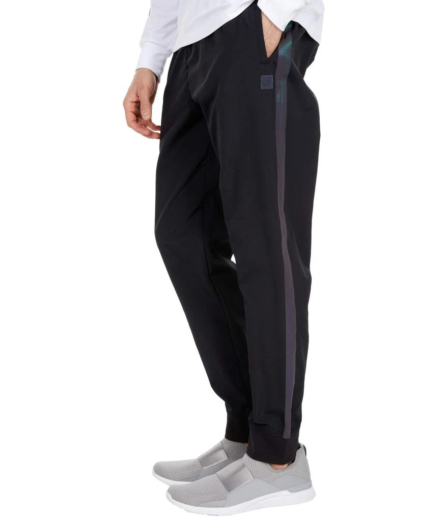 商品Fila|Harper Wind Pants,价格¥423,第2张图片详细描述