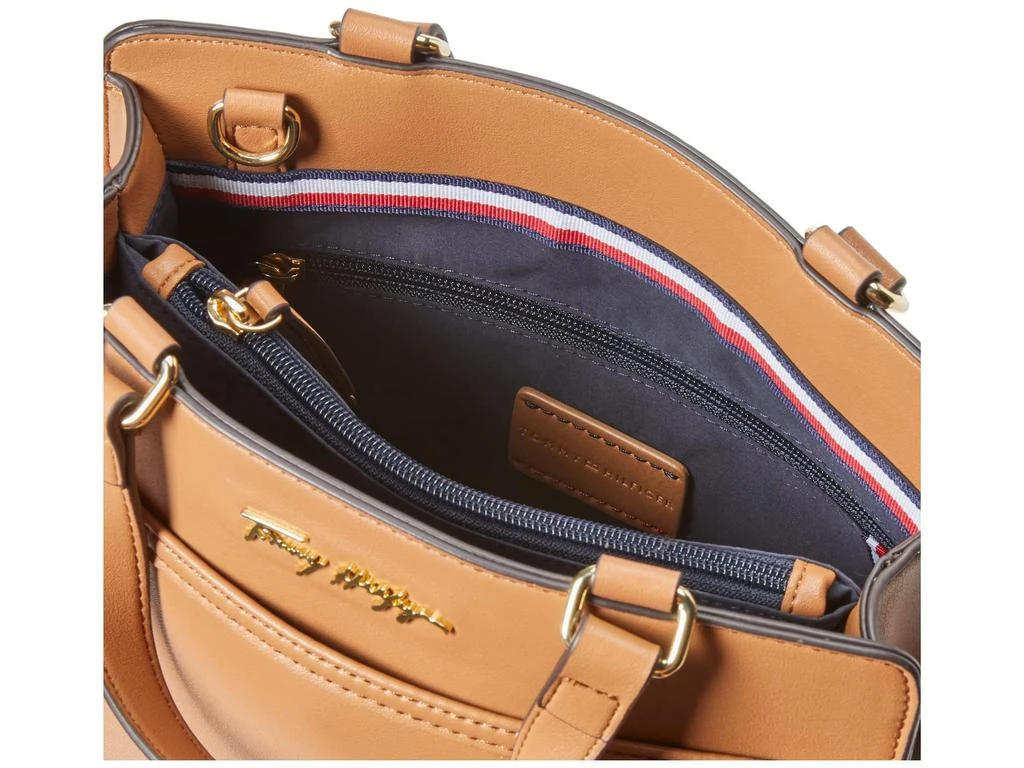 商品Tommy Hilfiger|Quinn-Convertible Satchel-Smooth Grain PVC,价格¥626,第5张图片详细描述