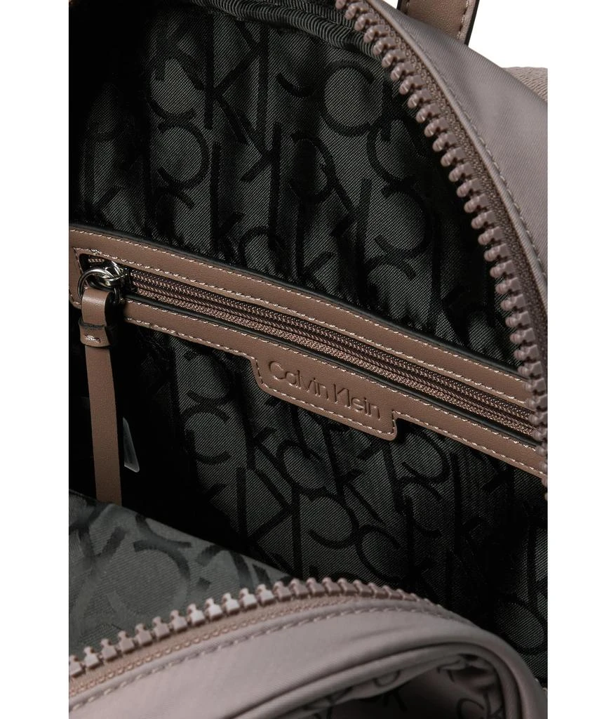 商品Calvin Klein|Evie Backpack,价格¥674,第3张图片详细描述