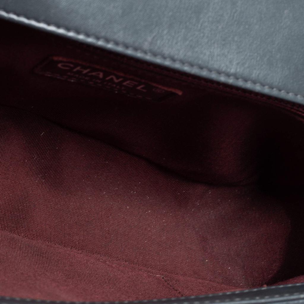 Chanel Dark Grey Chevron Leather Large Boy Shoulder Bag商品第10张图片规格展示