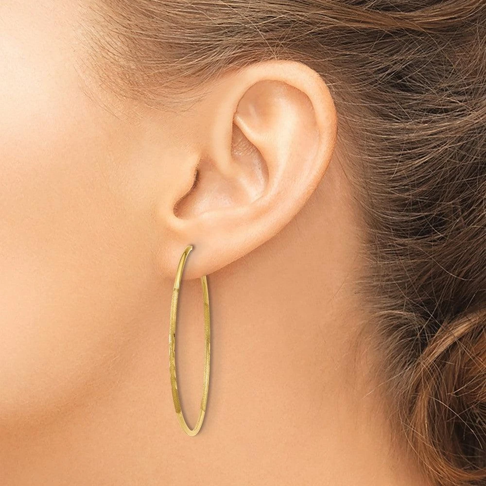 商品Diamond2Deal|14k Yellow Gold 1.25mm Diamond-cut Round Hoop Earrings 41 mm,价格¥2065,第3张图片详细描述