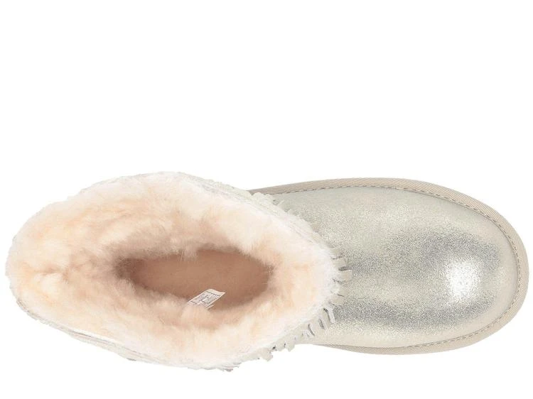 商品UGG|Classic Short II Fringe (Little Kid/Big Kid),价格¥1065,第2张图片详细描述