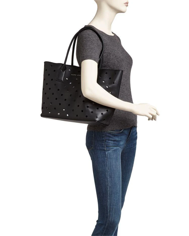 商品Marc Jacobs|铆钉真皮托特包,价格¥2775,第2张图片详细描述