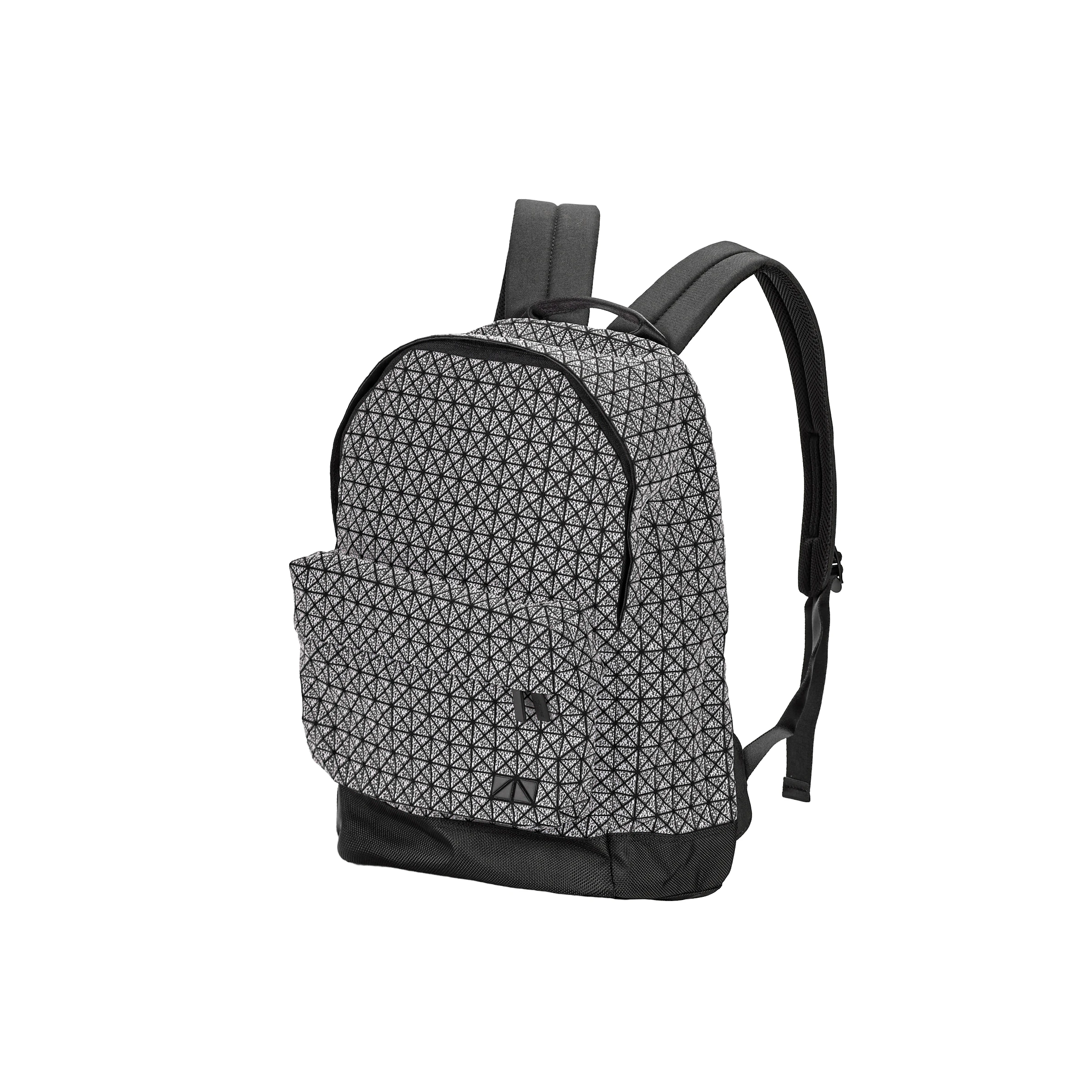 商品[国内直发] Issey Miyake|三宅一生 Kuro 五月限定四方立体形状设计拉链开合 棉 双肩包 男女同款情侣款 黑色,价格¥5811,第6张图片详细描述