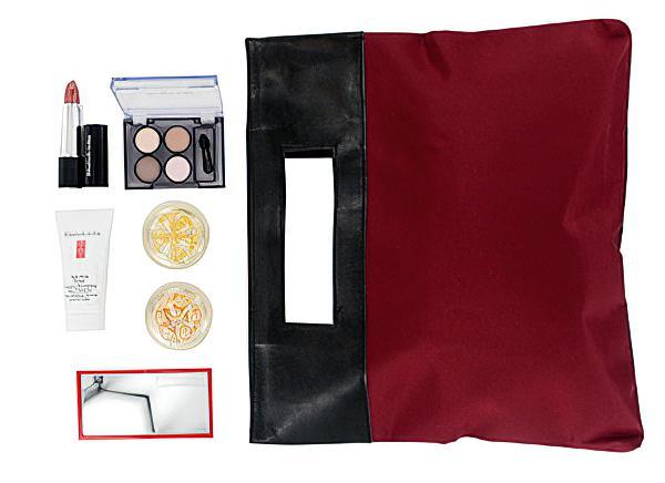 商品Elizabeth Arden|Mini Makeup Set In Bag Value $48,价格¥97,第1张图片