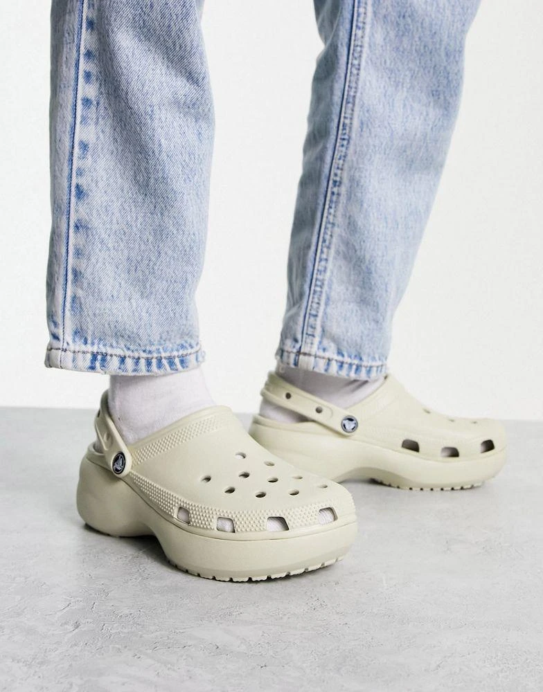 商品Crocs|Crocs classic platform clogs in bone,价格¥571,第1张图片
