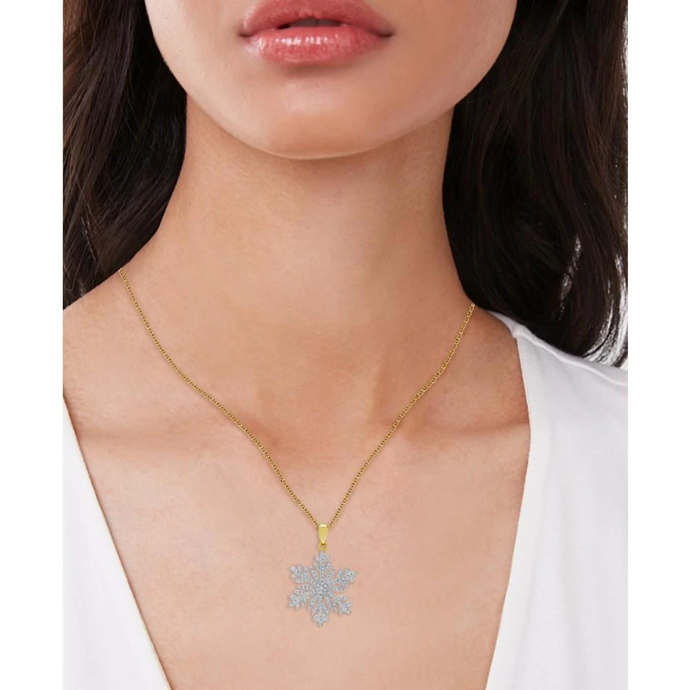 商品Macy's|Diamond Accent Snowflake Pendant Necklace,价格¥377,第2张图片详细描述