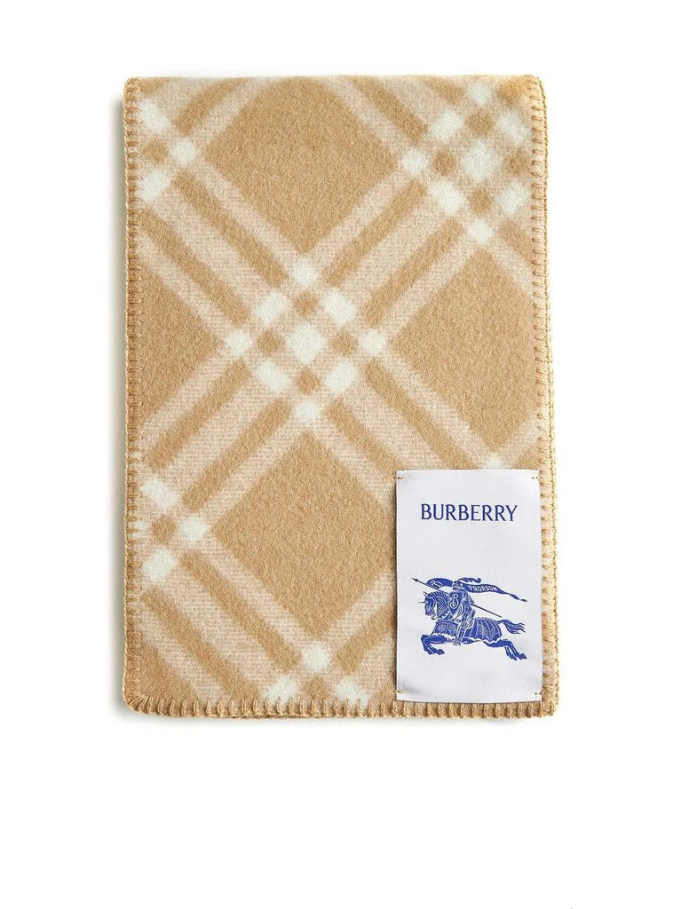 商品Burberry|Burberry Checkered Logo Patch Scarf,价格¥2641,第2张图片详细描述