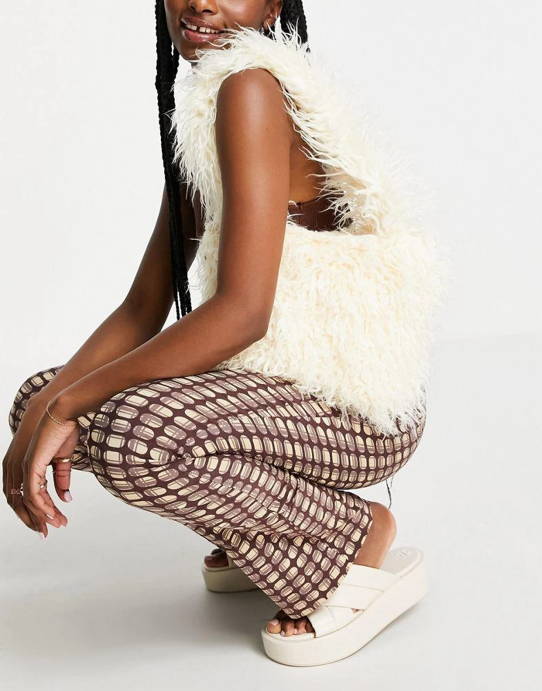 商品ASOS|ASOS DESIGN mini tote bag in natural long faux fur,价格¥89,第3张图片详细描述