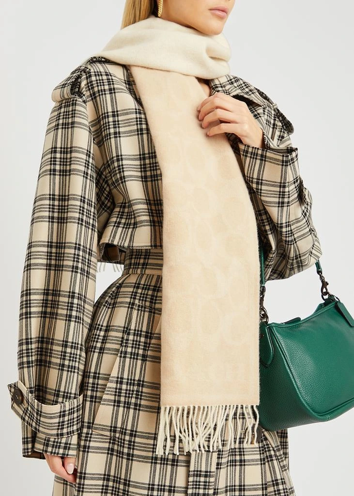 商品Coach|Signature C fringed cashmere scarf,价格¥2310,第2张图片详细描述