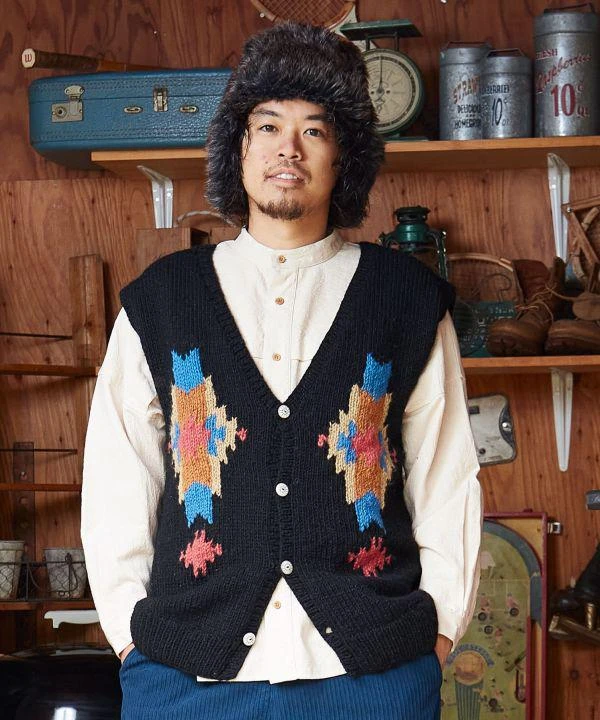 商品AMINA|Hand Knitted Vest,价格¥396,第1张图片