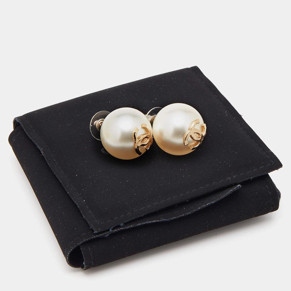 Chanel Gold Tone Large Faux pearl CC Stud Earrings商品第4张图片规格展示