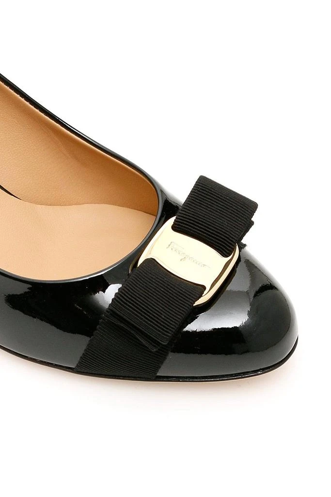 商品Salvatore Ferragamo|女式 Vara 蝴蝶结高跟鞋 ,价格¥4003,第4张图片详细描述