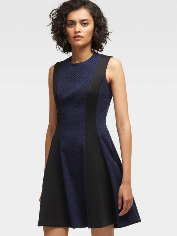 商品DKNY|TEXTURED FIT-AND-FLARE DRESS,价格¥369,第4张图片详细描述