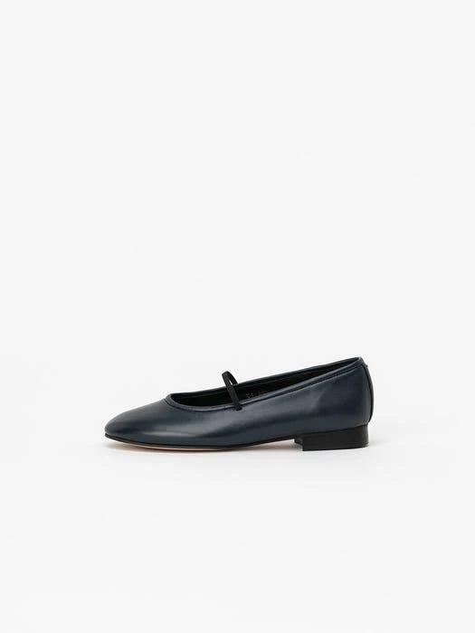 商品CHAUSSURE LAPIN|Etceta Maryjane Flats in Midnight Navy,价格¥1986,第1张图片