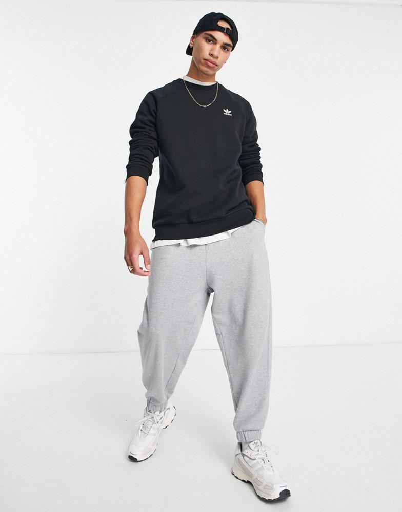 adidas Originals essentials sweatshirt with small logo in black商品第4张图片规格展示