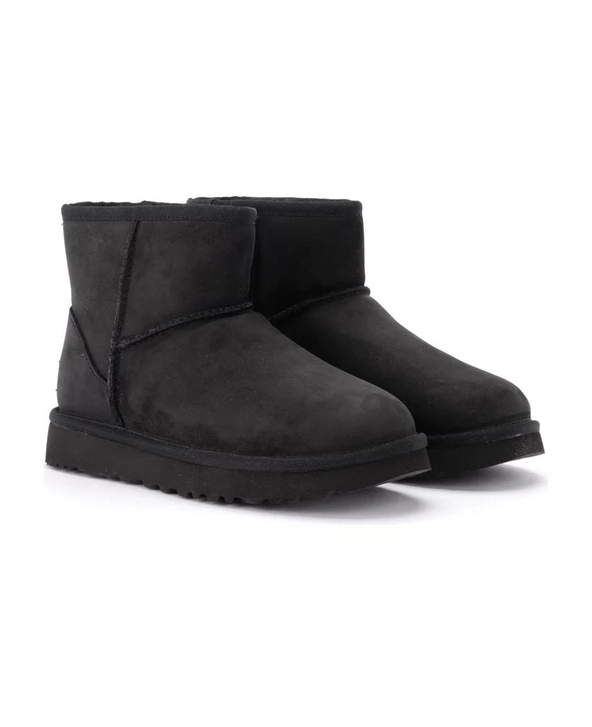 商品UGG|Ugg Classic Ii Mini Ankle Boot In Black Leather,价格¥1675,第2张图片详细描述