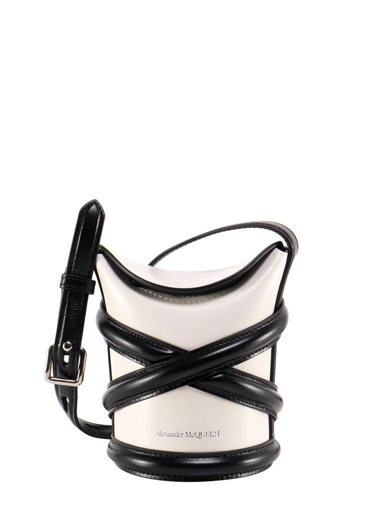 商品Alexander McQueen|Alexander McQueen The Curve Logo Embossed Mini Bucket Bag,价格¥2926,第1张图片